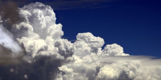 ini-penjelasan-awan-cumulonimbus