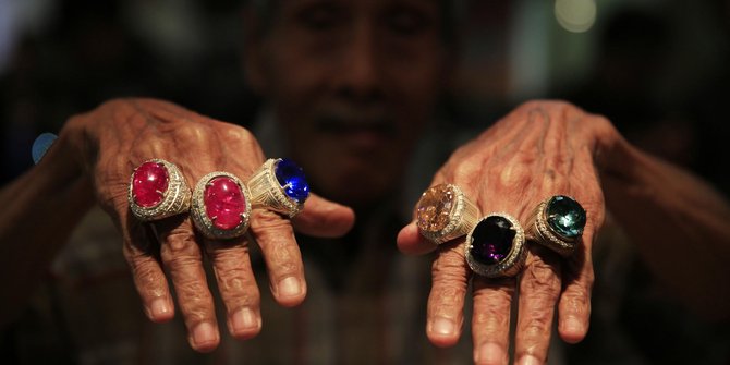 Batu akik jadi buah bibir di jagad market place