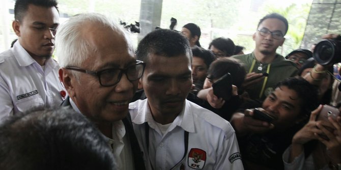 Diperiksa 5 jam, OC Kaligis langsung ditahan KPK Diperiksa 5 jam, OC Kaligis langsung ditahan KPK