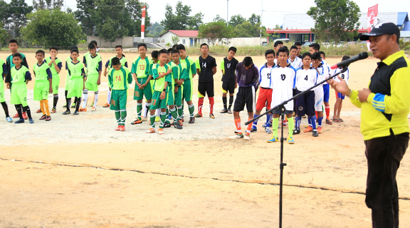 Kakanpora Buka Turnamen Sepak Bola U-14