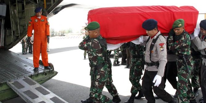Penghormatan tertinggi dari TNI untuk 13 prajurit yang gugur di Poso