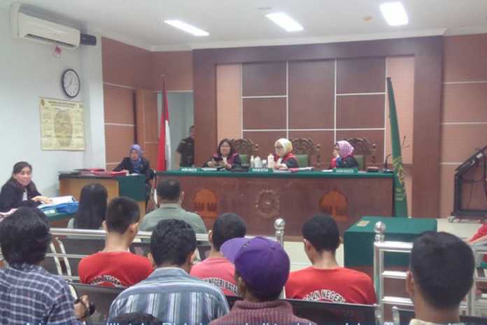 Adreas pemilik toko, menjadi terdakwa dalam kasus pelanggaran sediaan farmasi kosmetik tanpa izin edar Adreas pemilik toko, menjadi terdakwa dalam kasus pelanggaran sediaan farmasi kosmetik tanpa izin edar