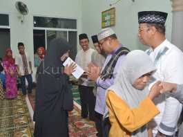 Bupati dan wakil Bupati Karimun pada pringatan Nuzul Quran 1437 H di misjid Jami' Nurul Hidayah Kundur