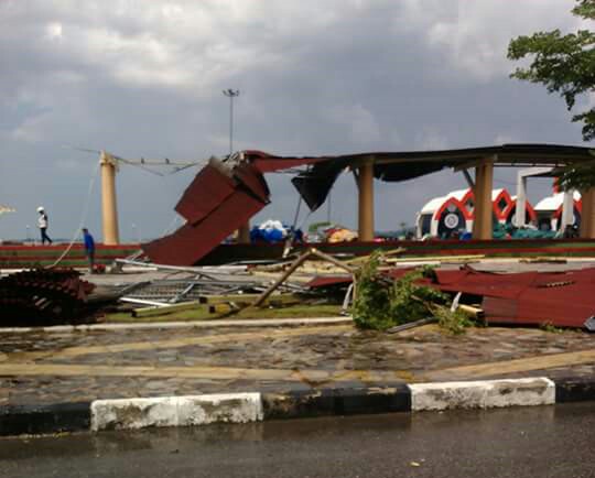 Angin Puting Beliung Porak Porandakan Costal Area Karimun Angin Puting Beliung Porak Porandakan Costal Area Karimun