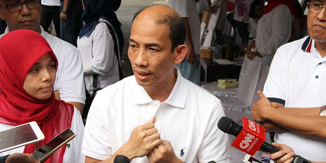 Arcandra bisa jadi WNI lagi tanpa menetap 5 tahun berturut-turut Arcandra bisa jadi WNI lagi tanpa menetap 5 tahun berturut-turut