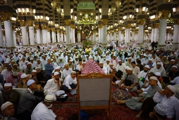1.040 Jemaah Haji Khusus Jalankan Arbain di Masjid Nabawi