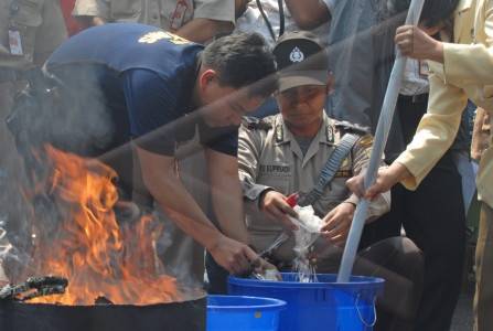 Dipecat dari Anggota Polisi karena menjadi pengedar Narkotik