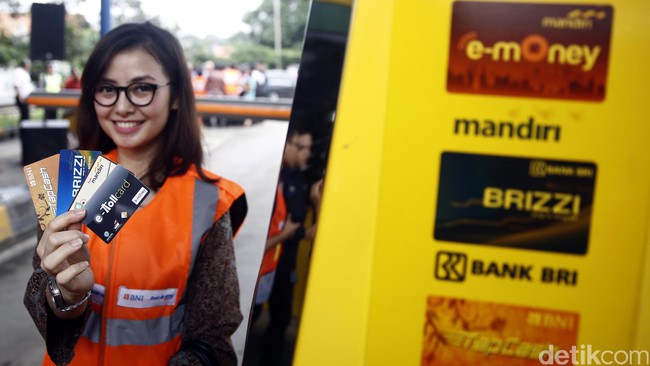 10.000 Unit ATM Disinergikan. Tarif Tarik Tunai Beda Bank Bakal Makin Murah