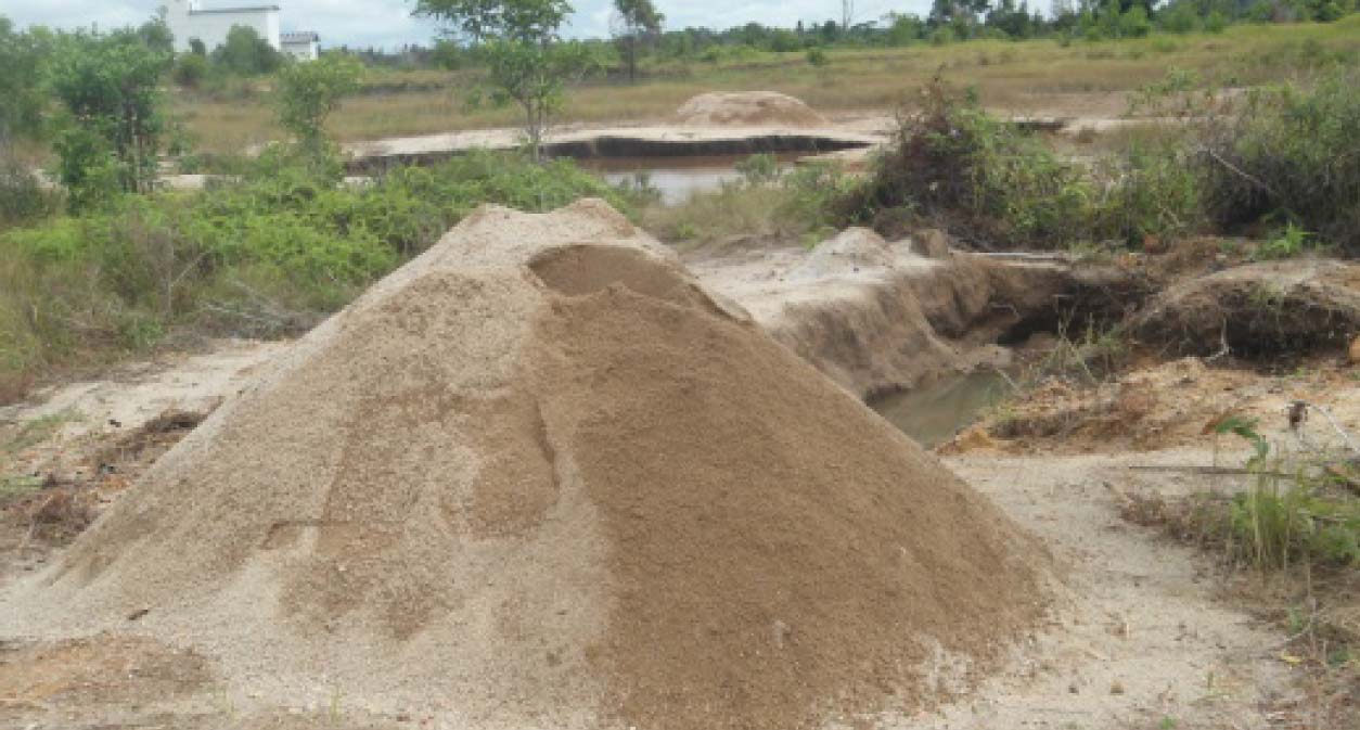 Pulau Kundur, ‘surga’ Bagi Penambang  Liar. Aparat Penegak Hukum Karimun, diduga ‘Tutup Mata’