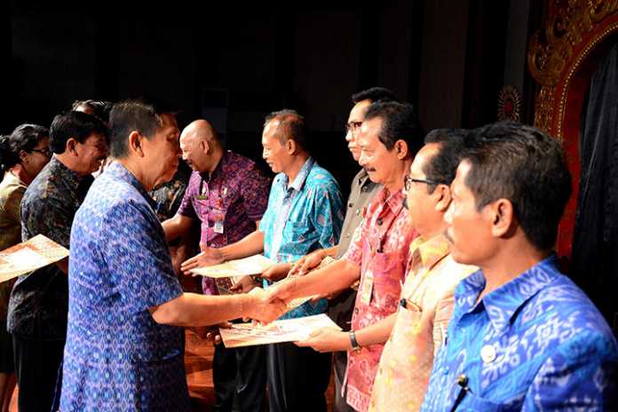 Denpasar - Tenaga Pendidik Diminta Untuk Terus Meningkatkan Kualitas