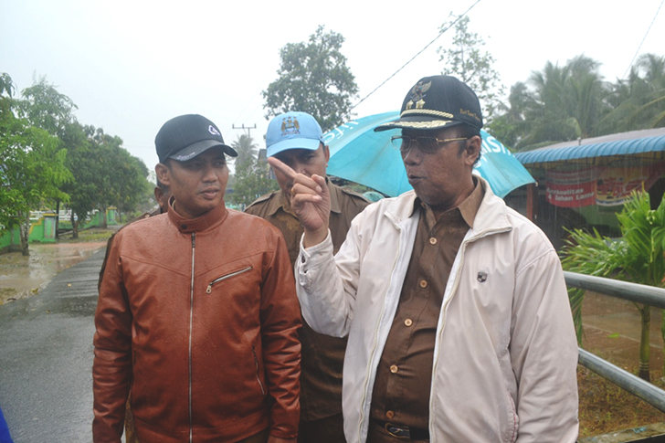 Wakil Bupati Karimun, Anuar Hasyim Pantau Lokasi Banjir di Kundur