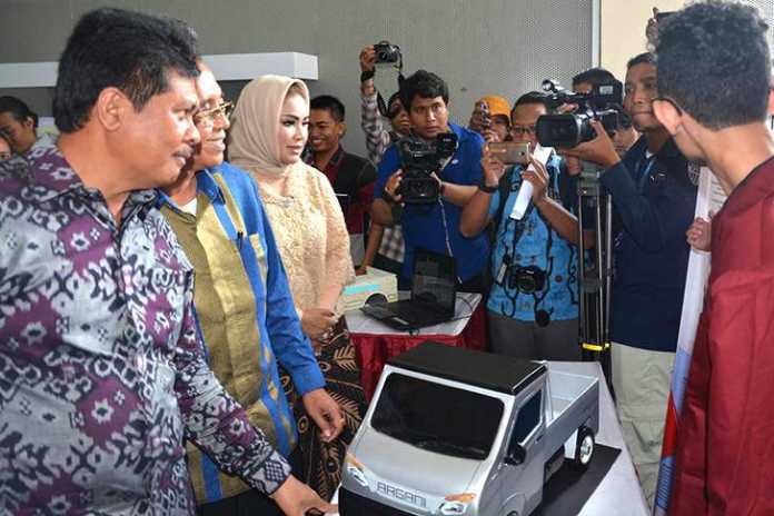 bali_targetkan_pengembangan_industri_kreatif_berbasis_kearifan_lokal