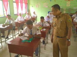 hari_pertama_pelaksanaan_ujian_nasional_di_tanjungbatu