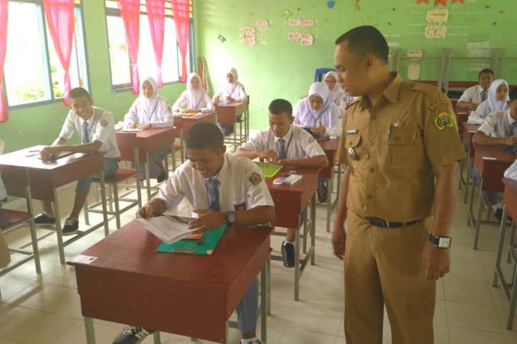 Hari Pertama Pelaksanaan Ujian Nasional di Tanjungbatu