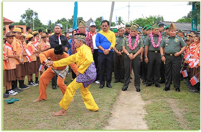 pangdam_I_bukit_barisan_dan_gubernur_kepri_ke_tanjungberlian