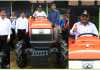 Bupati-Karimun-Serahkan-Satu-Unit-Mini-Traktor