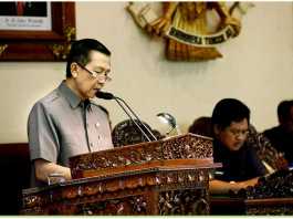 Gubernur Bali, Mangku Pastika pada Rapat Paripurna ke-13 DPRD Bali
