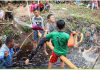 Lomba-Pukul-Bantal-di-Parit,-Warnai-Peringatan-HUT-RI-di-Tanjung-Sari-Poyo