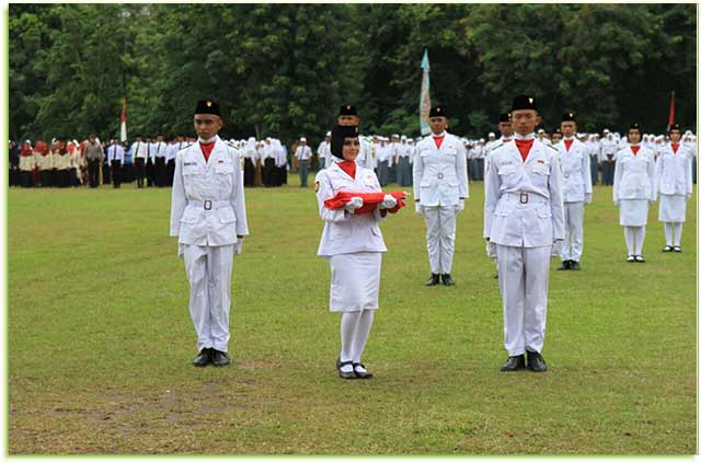 Paskibraka-Kundur-Sukses-Ngibarkan-Bendra-Mera-Putih-di-HUT-RI-Ke-72