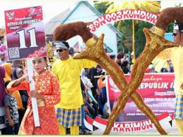 SDN-003-Kundur-Hadirkan-Budaya-Melayu-Saat-Pawai-HUT-RI-Ke-72