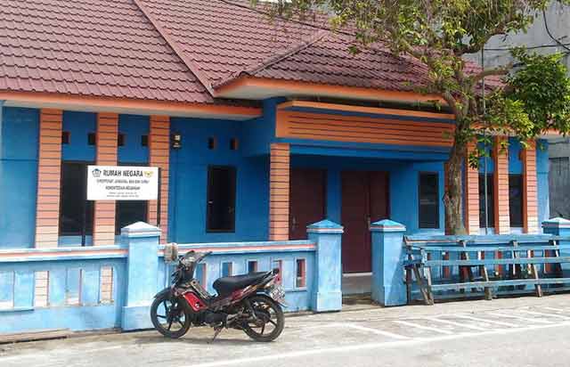 Kantor Pelayanan Bea dan Cukai Tanjungbalai di Tanjungbatu di depan Balai Pemuda yang sudah 4 hari tutup.