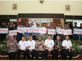 Pemerintah Pusat Bantu Perbaiki 505 Rumah Warga Tak Mampu di Kabupaten Karimun Pemerintah-Pusat-Bantu-Perbaiki-505-Warga-Tak-Mampu-di-Kabupaten-Karimun