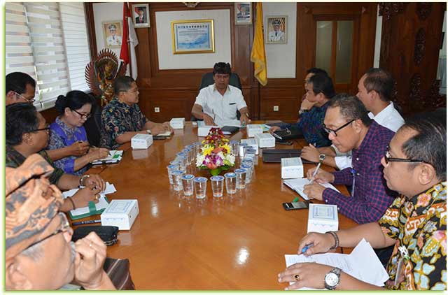 Pemprov-Bali-Rangkul-BUMN-dan-Perbankkan-Tangani-Pengungsi-Gunung-Agung