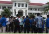 Demo PMII didepan kantor Bupati Karimun