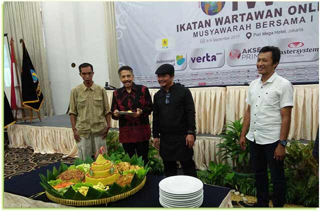 Seluruh-Wartawan-Online-se-Indonesia-Bersatu-Didalam-IWO