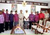 Gubernur Bali Made Mangku Pastika bersama audensi Panitia Musyawarah Daerah (Musda) Kerukunan Umat Beragama (FKUB) Provinsi Bali di ruang kerjanya, Kantor Gubernur Bali, Denpasar, Selasa (10/10).