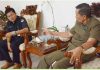 Ketua Bawaslu Bali Ketut Rudia beserta jajaran di Ruang Tamu Gubernur Bali, Selasa (17/10).