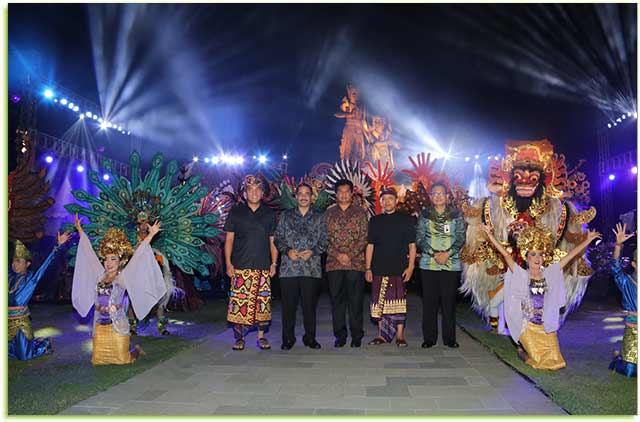 Wakil Gubernur Bali, Ketut Sudikerta saat membuka “Pesona Mandiri Nusa Dua Fiesta 2017