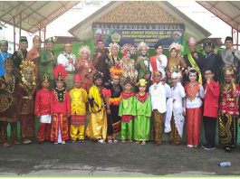 Peserta-Upacara-Sumpah-Pemuda-Mengenakan-Baju-Adat-se-Nusantara