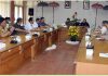 Gubernur Bali Made Mangku Pastika dalam pertemuan dengan sejumlah pelaku pariwisata bertempat di Kantor Dinas Pariwisata Provinsi Bali, Selasa (3/10).