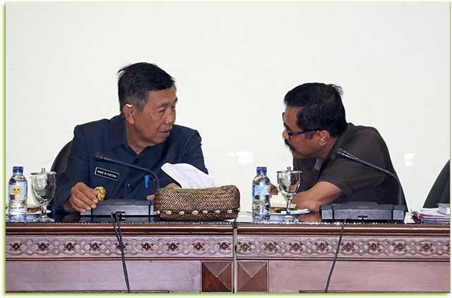 Gubernur-Bali-Target-Tuntaskan-Program-Bali-Mandara-II Target Tuntaskan Program Bali Mandara II disampaikan Pastika saat mengumpulkan pejabat Eselon I dan II di lingkungan Pemprov Bali, Selasa (14/11).