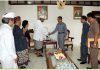 Pastika saat bertemu Bendesa Agung MUDP Bali Jero Gede Putus Suwena Upadesa di ruang kerjanya Kantor Gubernur Bali, Denpasar, Senin (13/11).