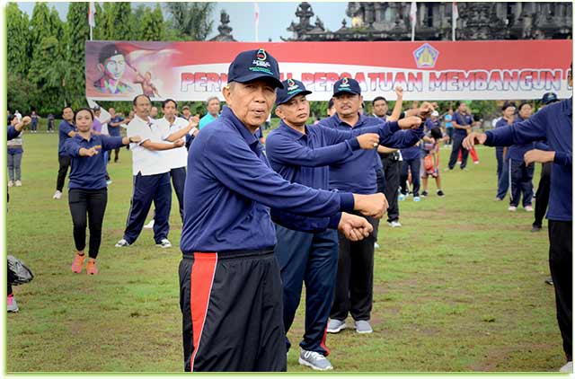 Gerakan IVA Test dan SADANIS di Lapangan Puputan Margarana Niti Mandala Denpasar, Minggu (12/11).