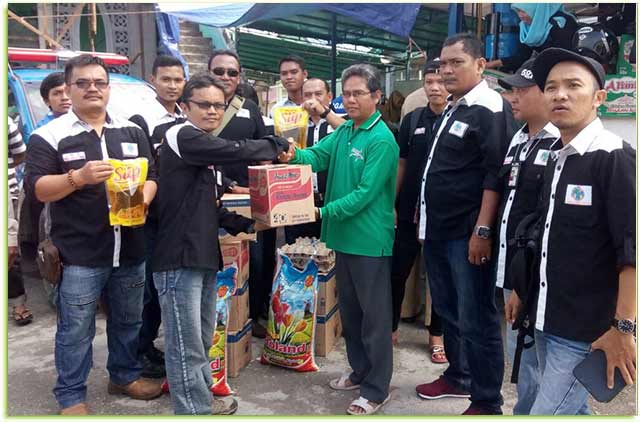 Selain Pemkab dan Polres, IWO Karimun juga Salur Bantuan Kepada Korban Kebakaran Selain Pemkab dan Polres, IWO Karimun juga Salur Bantuan Kepada Korban Kebakaran