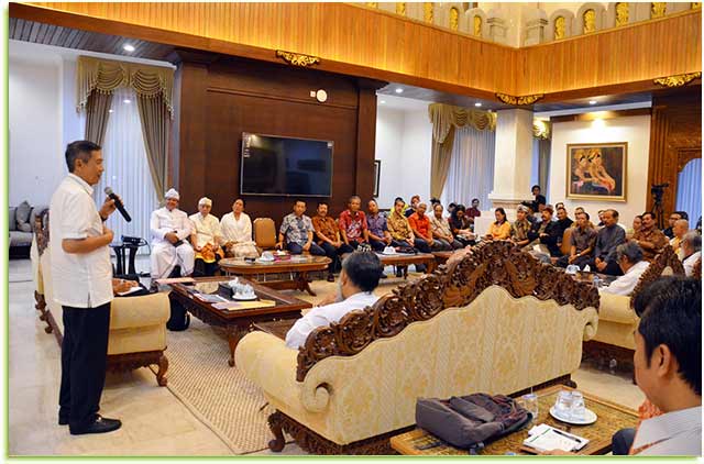 Gubernur Bali Dipercaya Menjadi Presiden World Hindu Parisad Gubernur Bali Dipercaya Menjadi Presiden World Hindu Parisad
