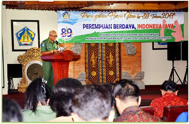 Asisten Administrasi Umum Setda Provinsi Bali, I Gusti Ngurah Alit dalam Peringatan Hari Ibu Ke 89 Tahun 2017 di di Aula Dinas Pendidikan Provinsi Bali-Renon.