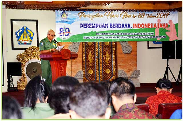 Kesetaraan-Gender-di-Bali-Diklaim-Cukup-Baik Asisten Administrasi Umum Setda Provinsi Bali, I Gusti Ngurah Alit dalam Peringatan Hari Ibu Ke 89 Tahun 2017 di di Aula Dinas Pendidikan Provinsi Bali-Renon.