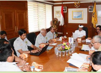 Rapat Wagub Sudikerta, Kantor Gubernur Bali, Denpasar Rabu (27/12).