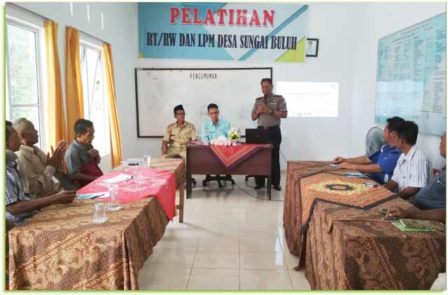 Polsek Kundur Berikan Sosialisi Pendampingan Dana Desa Polsek Kundur Berikan Sosialisi Pendampingan Dana Desa