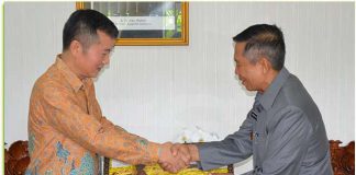 Konsul Jendral (Konjen) Tiongkok Yang Mulia Hu Yinguan saat bertemu Gubernur Bali Made Mangku Pastika di Renon-Denpasar, Rabu (13/12).