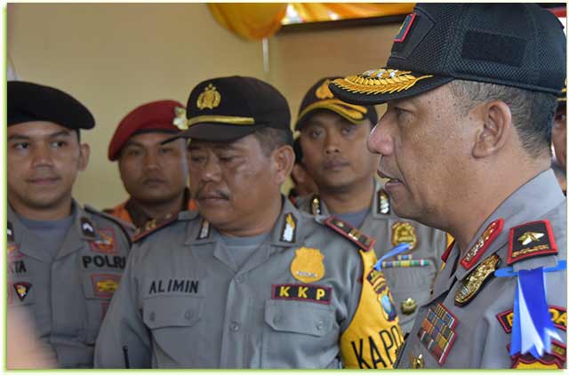 Wakapolda Kepri Brigjen Pol Drs. Yan Fitri Halimansyah meninjau dan mengecek pengamanan perayaan natal di Kota Tanjungpinang.