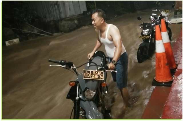 Akbat Banjir, Hampir Melumpuhkan Seluruh Aktivitas di Anambas