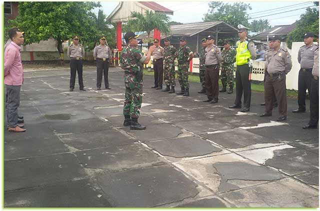 Apel-Gabungan-Pengamanan-Operasi-Lilin-2017-Dalam-Pergantian-Tahun-Baru-2018 Apel gelar pasukan Operasi Lilin 2017 dalam Rangka Kesiapan Pengamanan Natal dan Tahun Baru 2018, di Mapolsek Kundur