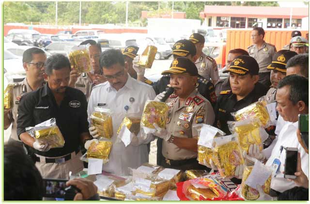 Bea dan Cukai Tipe B Kota Batam bersama Direktorat Reserse Narkoba Polda Kepulauan Riau berhasil mengungkap jaringan narkoba internasional