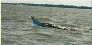 Dihantam-gelombang,-Kapal-Karam-di-Perairan-Durai,-Karimun