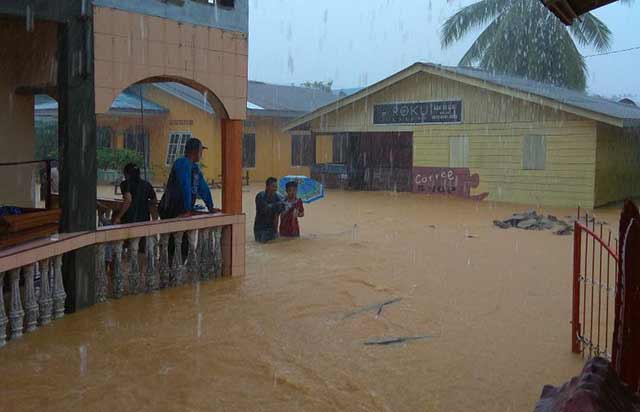Foto-Foto Banjir Bandang dan Longsor di Anambas